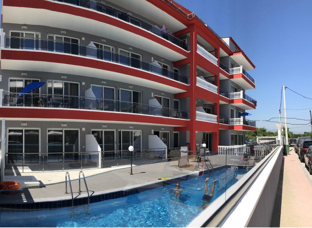 Red Luxury Aqua Aparthotel Paralia Katerinis Exterior photo